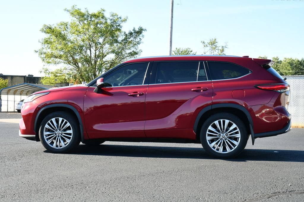Used 2021 Toyota Highlander Platinum AWD/4WD image 4
