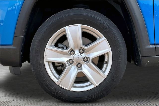 Used 2022 Jeep Compass Latitude w/ Sun and Sound Group image 21