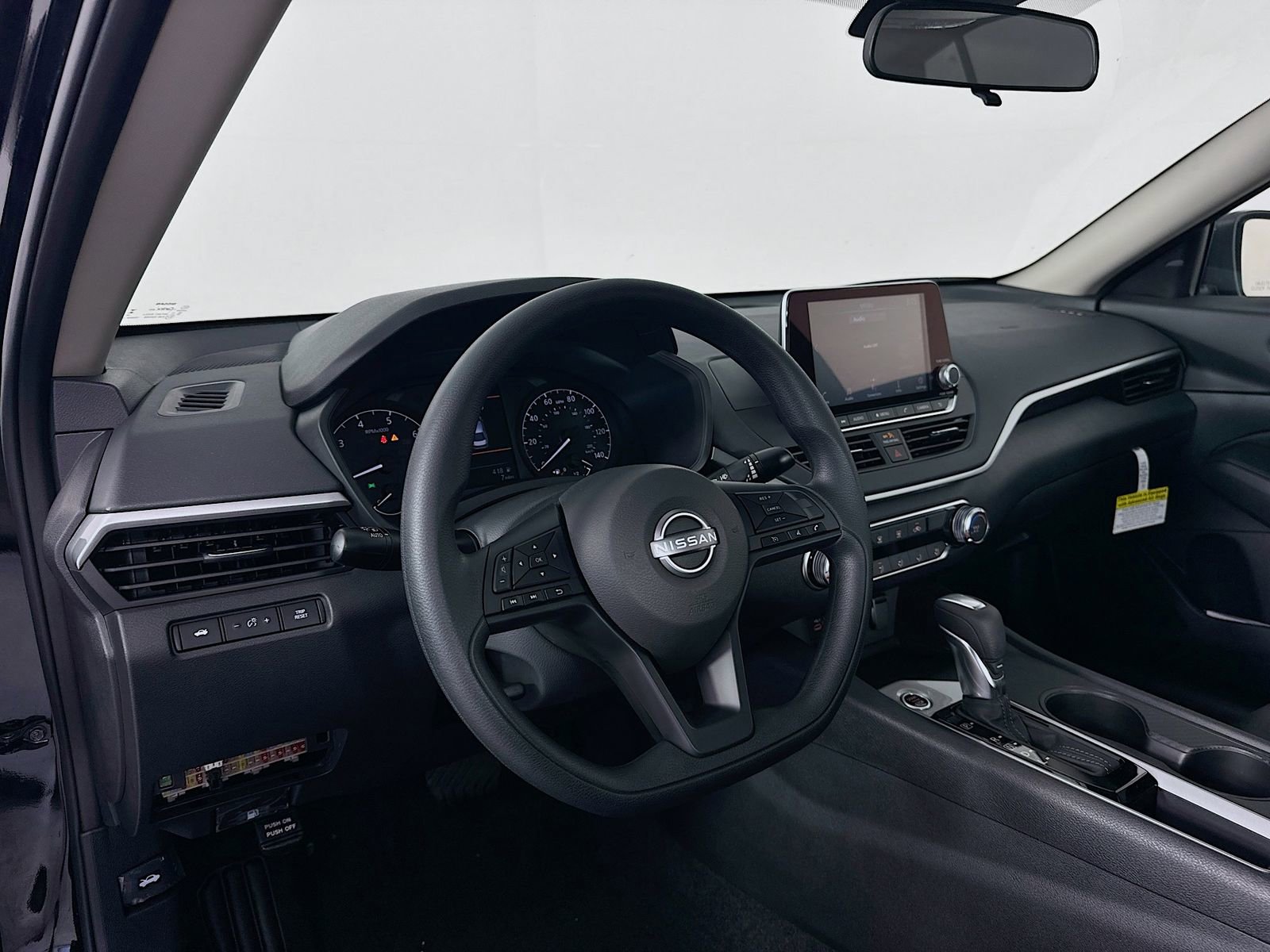 Used 2025 Nissan Altima 2.5 S FWD image 9