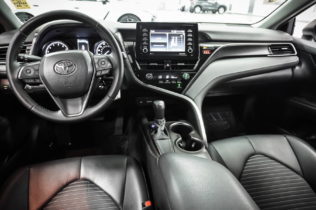 Used 2021 Toyota Camry SE FWD image 18