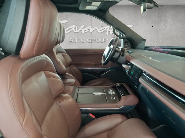 Used 2025 Lincoln Navigator Reserve AWD/4WD image 30