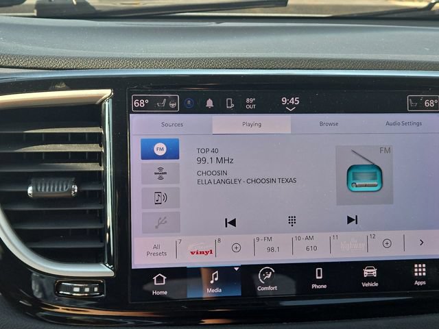 Used 2023 Chrysler Pacifica Touring-L FWD image 16