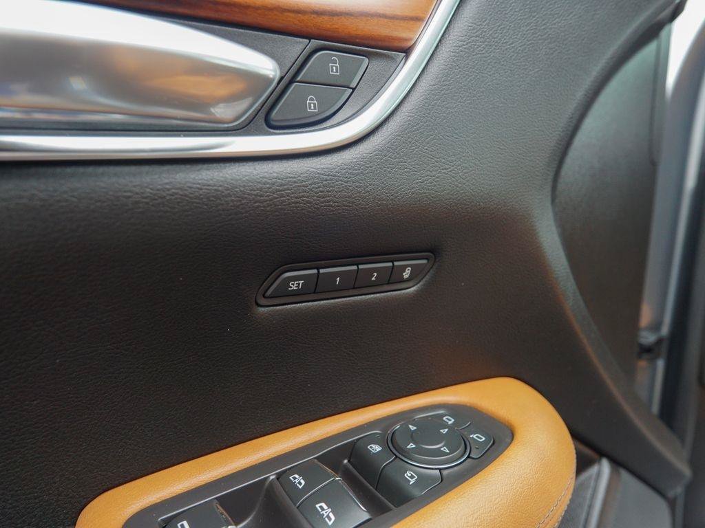 Used 2021 Cadillac XT5 Premium Luxury w/ LPO, Floor Liner Package AWD/4WD image 19