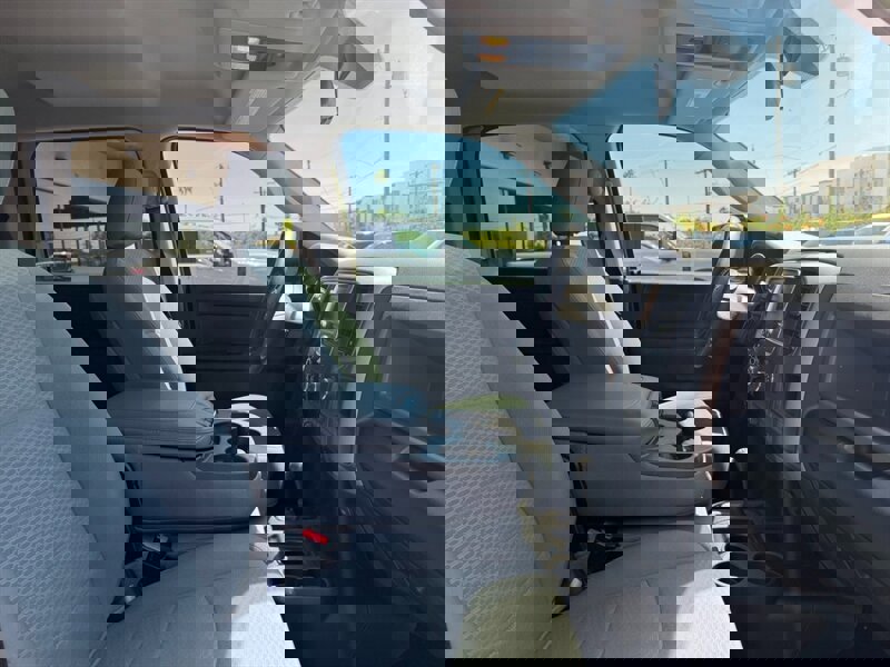 Used 2018 RAM 2500 Tradesman w/ Chrome Appearance Group image 8