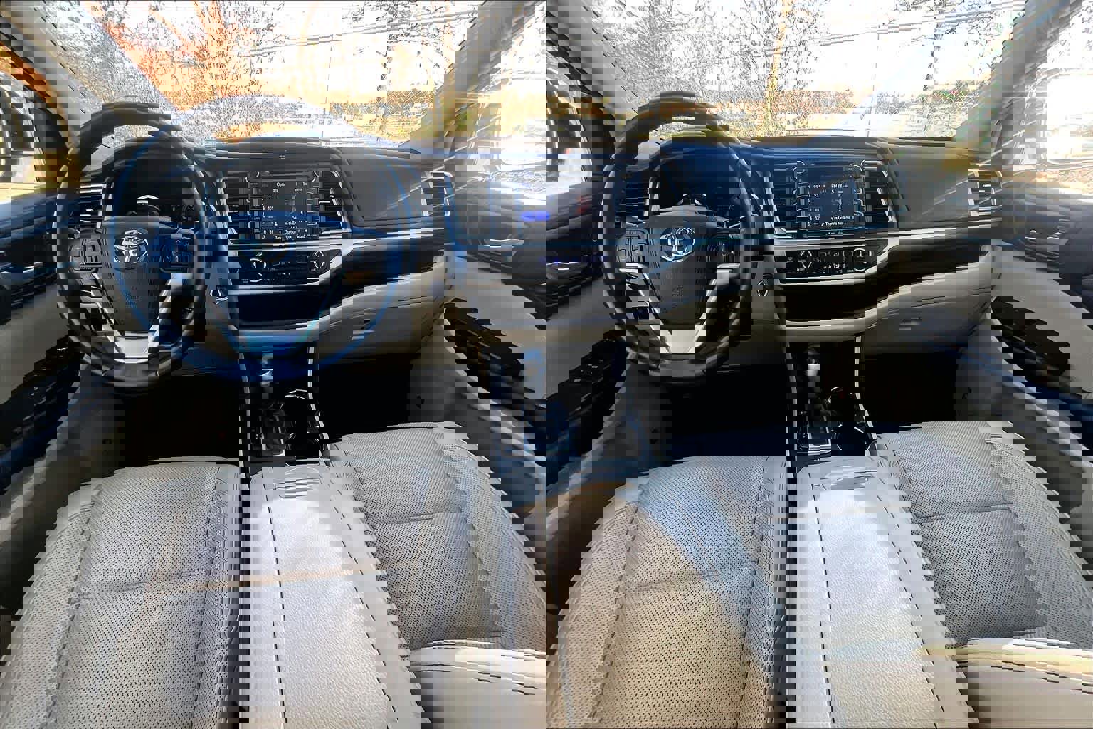 Used 2016 Toyota Highlander Limited image 16