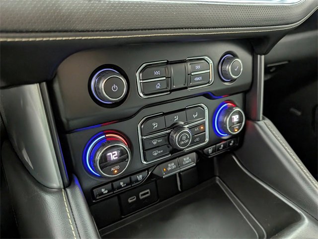 Used 2023 Chevrolet Suburban Premier image 30