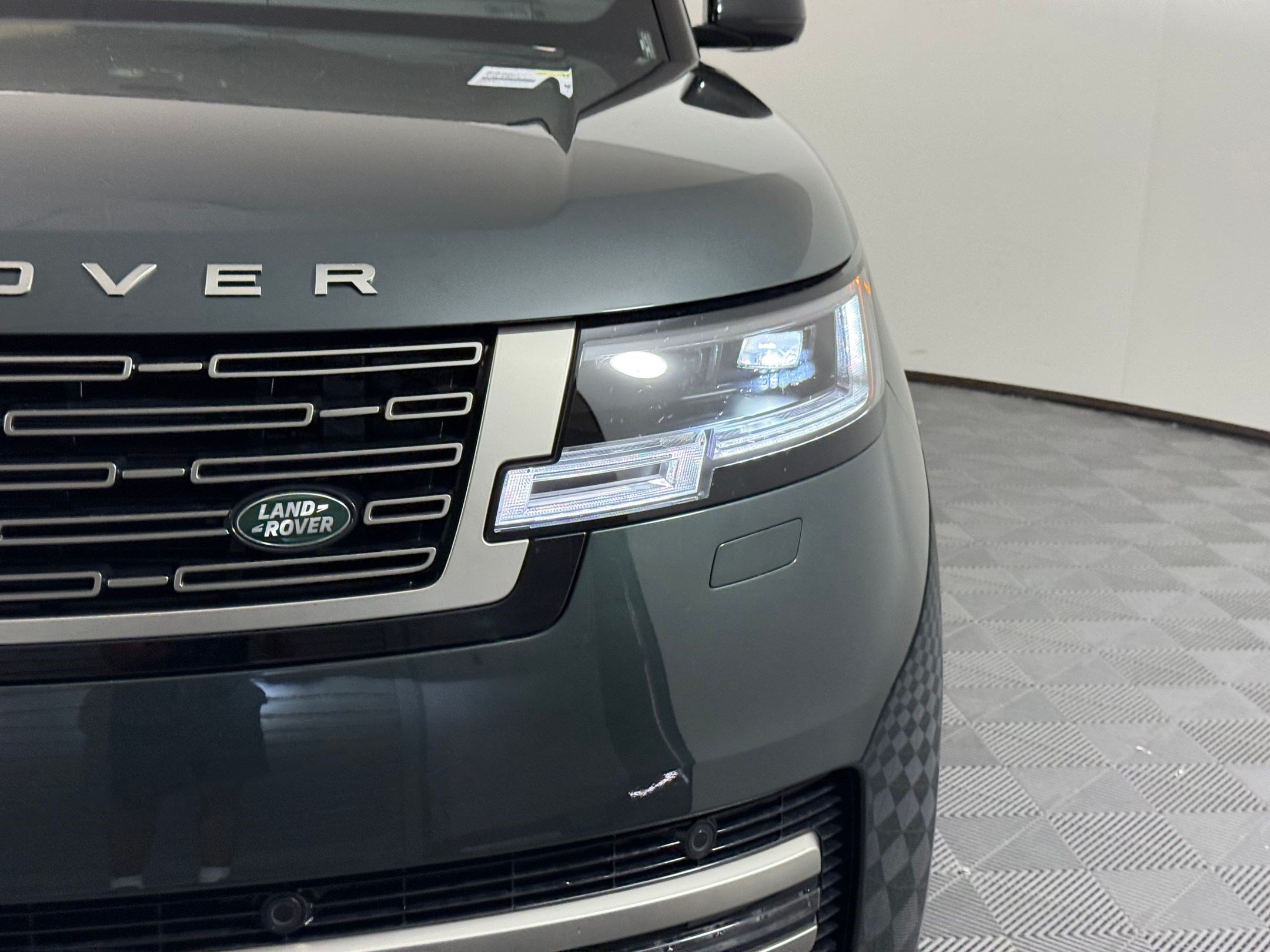 New 2026 Land Rover Range Rover Long Wheelbase SE AWD/4WD image 12