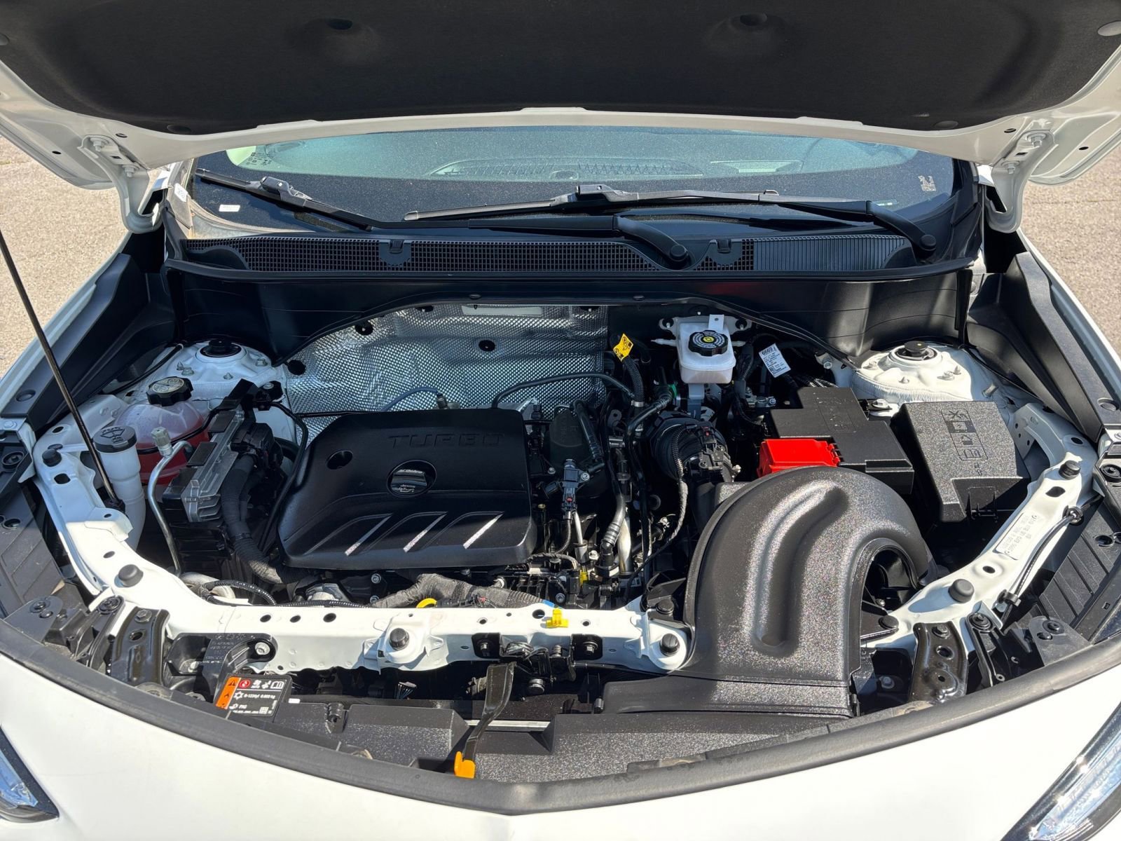 Used 2025 Buick Encore GX Preferred FWD image 31