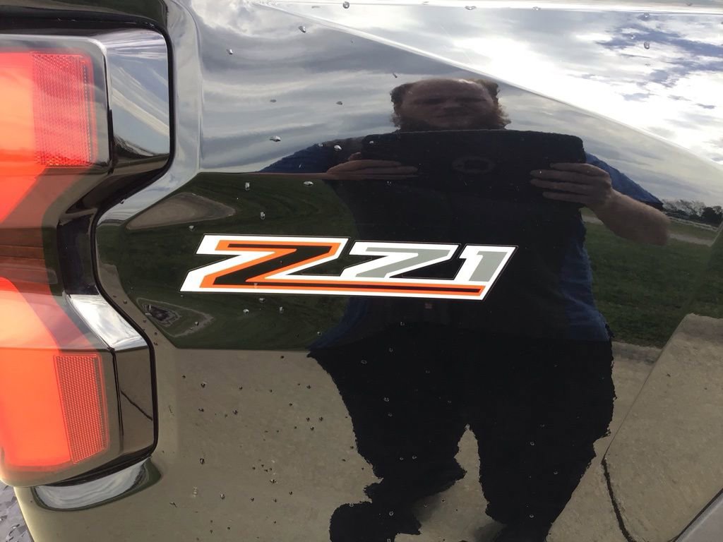 Used 2024 Chevrolet Colorado Z71 w/ Z71 Convenience Package 2 image 35