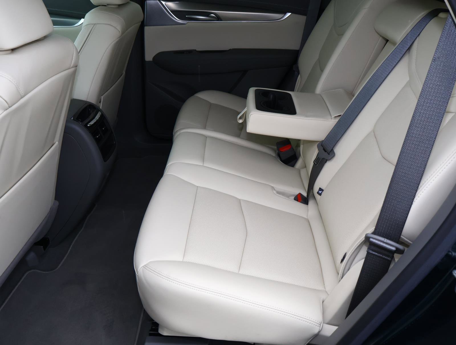 Used 2025 Cadillac XT5 Premium Luxury w/ Technology Package FWD image 19