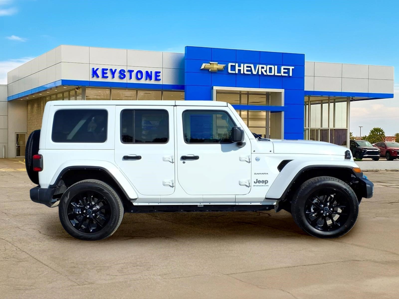 Used 2024 Jeep Wrangler Unlimited Sahara AWD/4WD image 8