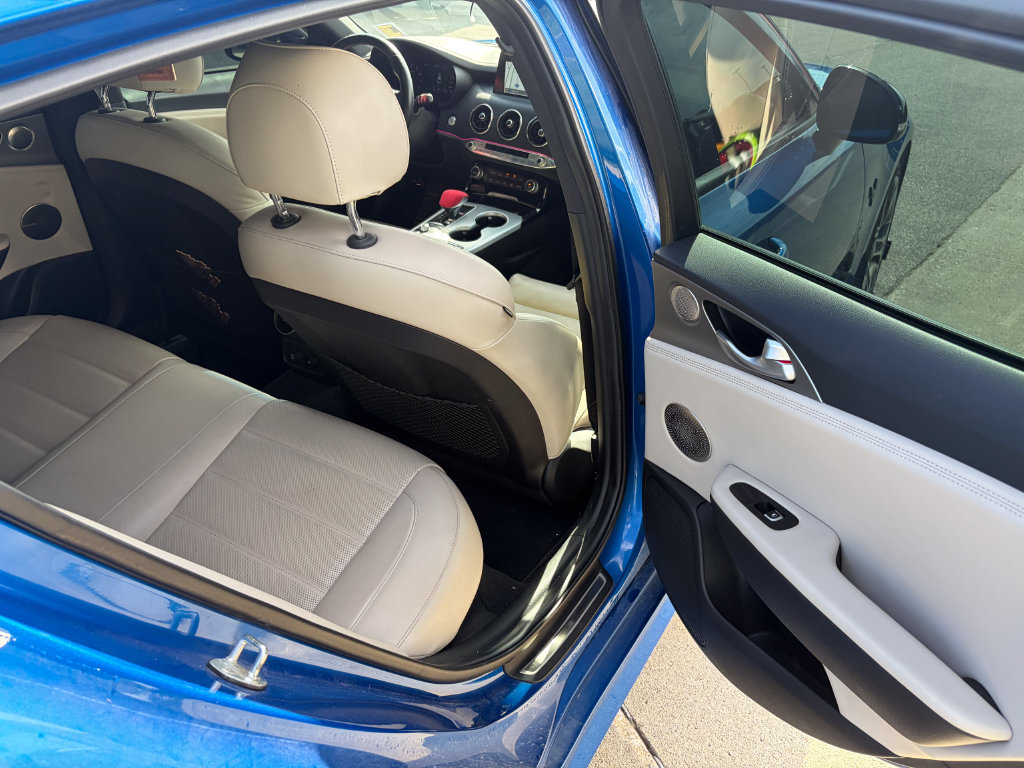 Used 2018 Kia Stinger GT2 AWD/4WD image 16