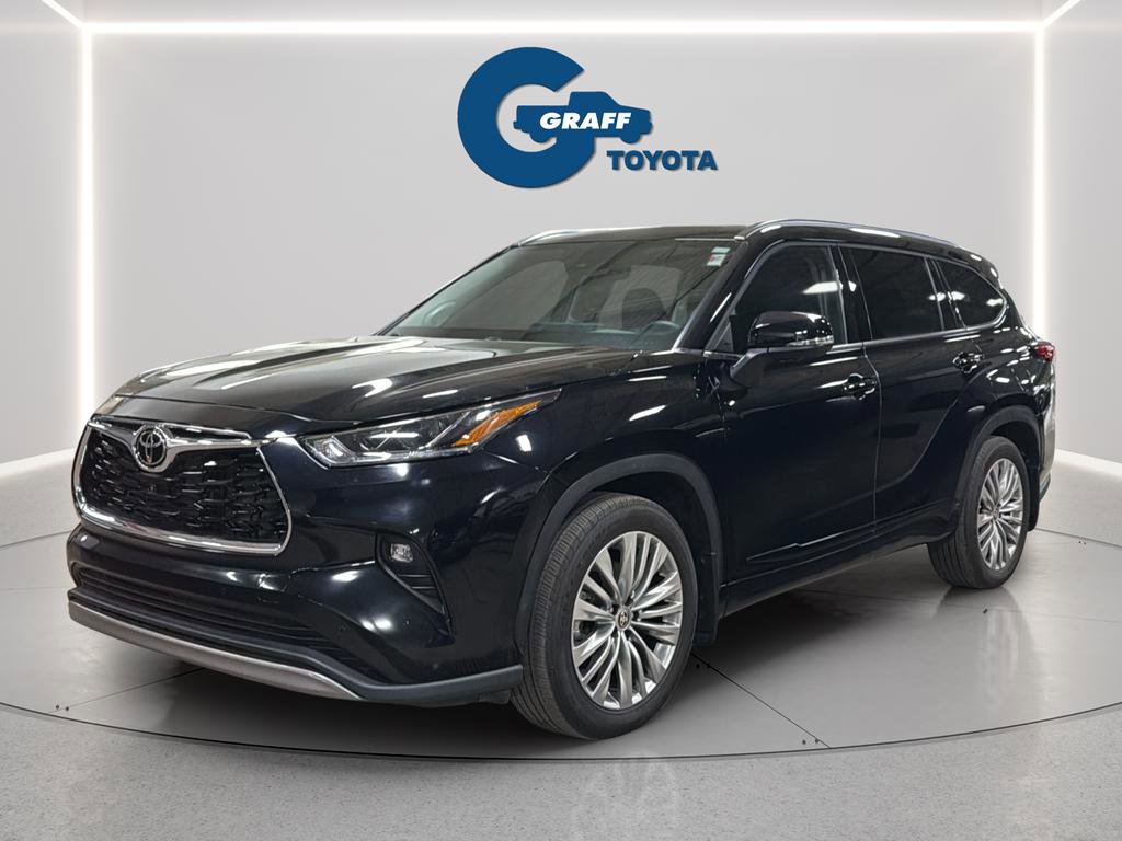 Used 2024 Toyota Highlander Platinum AWD/4WD image 2