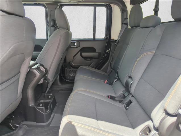 Used 2025 Jeep Gladiator Sport AWD/4WD image 18