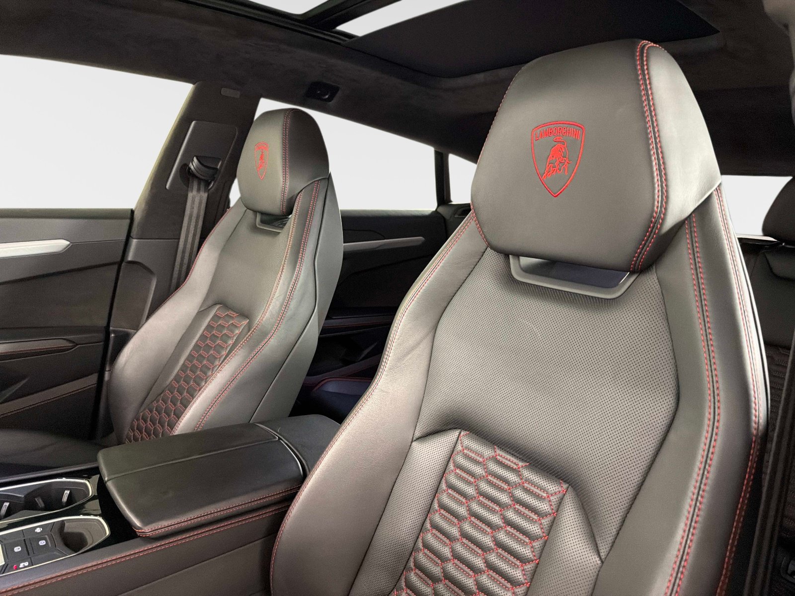 Used 2020 Lamborghini Urus AWD/4WD image 39