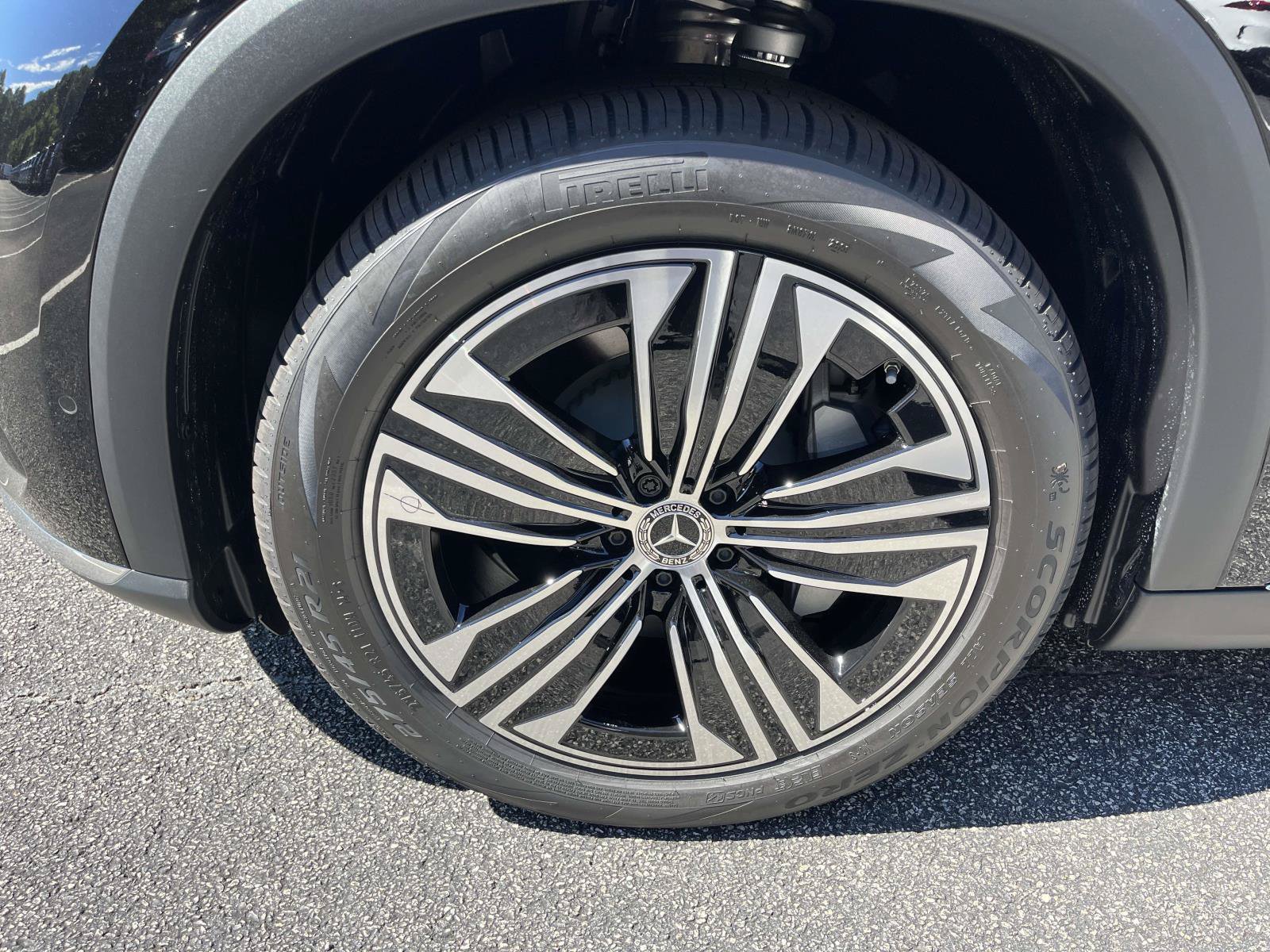 New 2027 Mercedes-Benz EQS 400 4MATIC SUV image 16