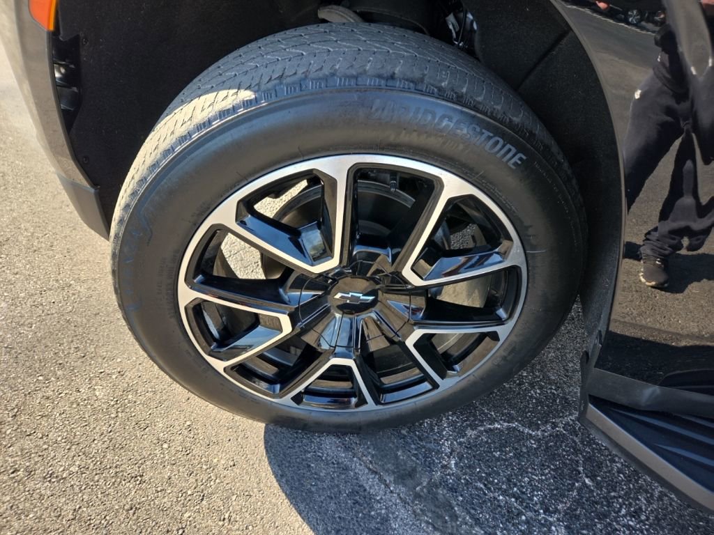 Used 2022 Chevrolet Tahoe RST w/ Sport Performance Package image 9