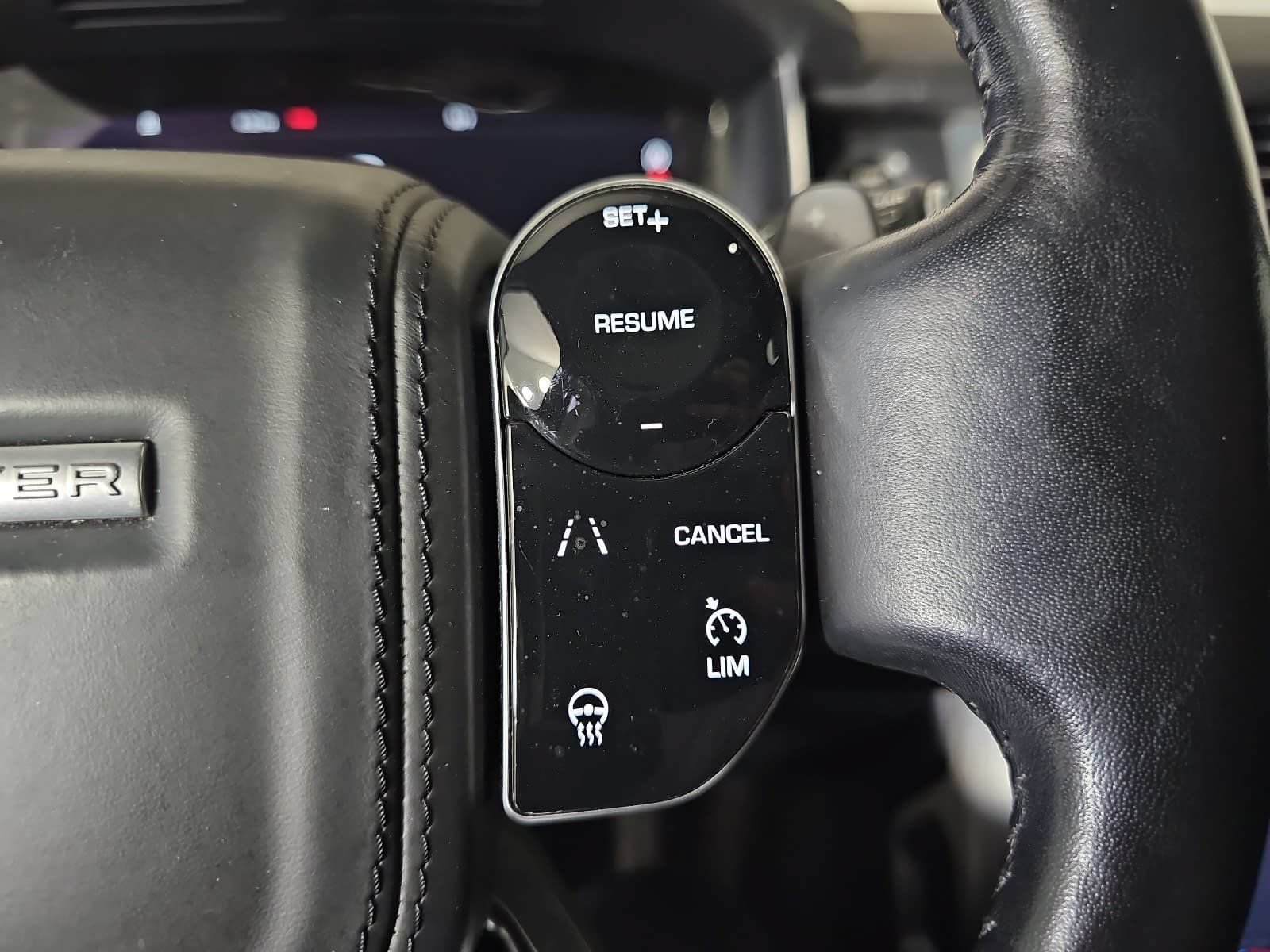 Used 2018 Land Rover Range Rover HSE AWD/4WD image 17