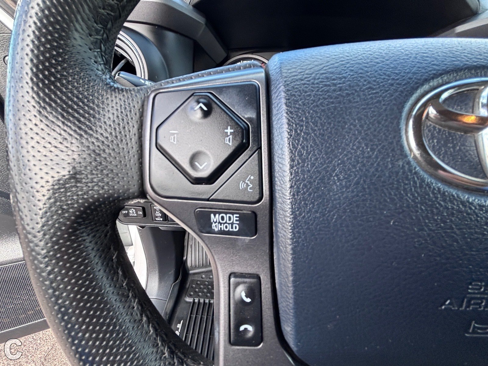 Used 2019 Toyota Tacoma TRD Off-Road w/ Technology Package AWD/4WD image 23