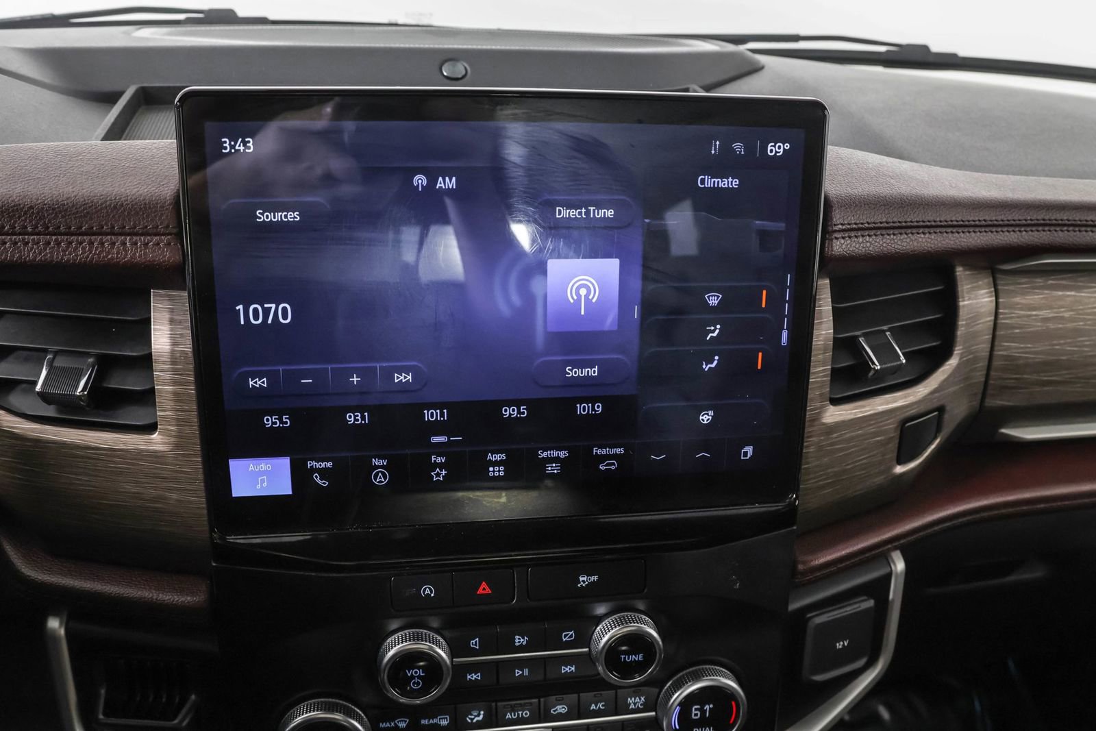 Used 2023 Ford Expedition Limited image 29