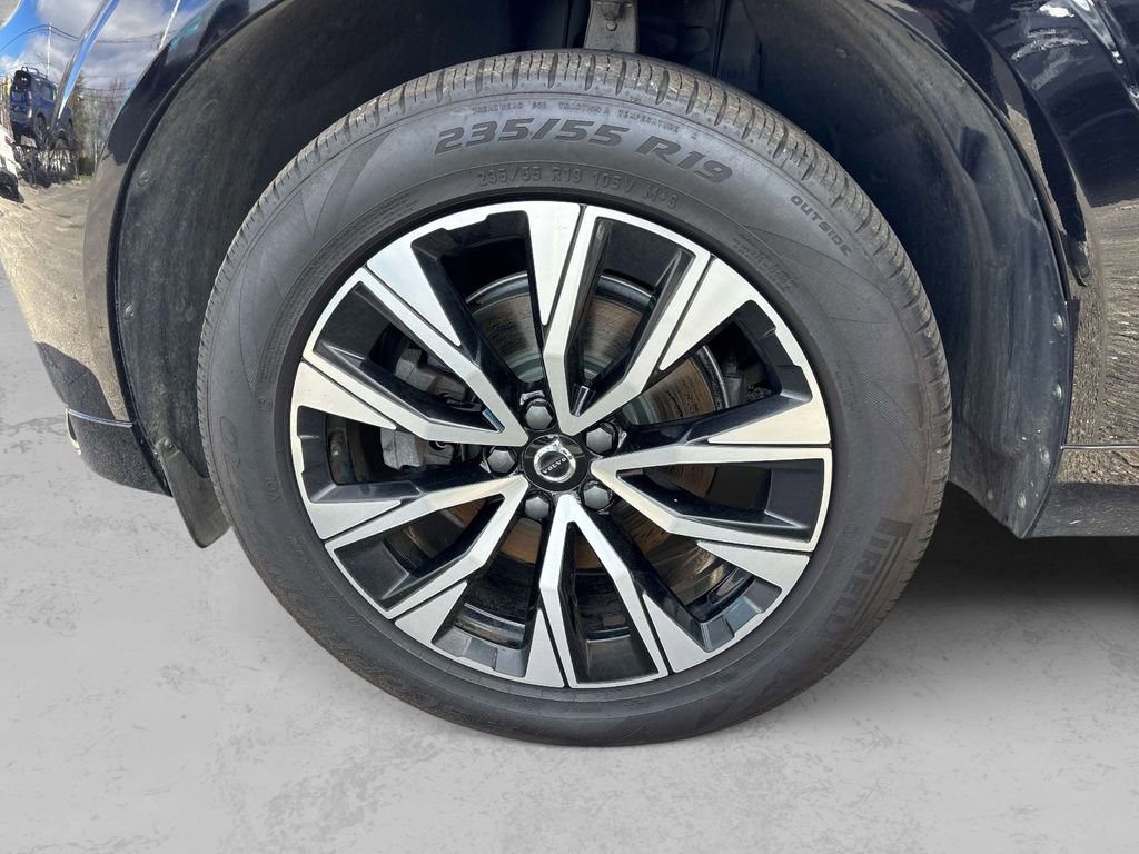Used 2024 Volvo XC60 B5 Core w/ Protection Package Premier image 32