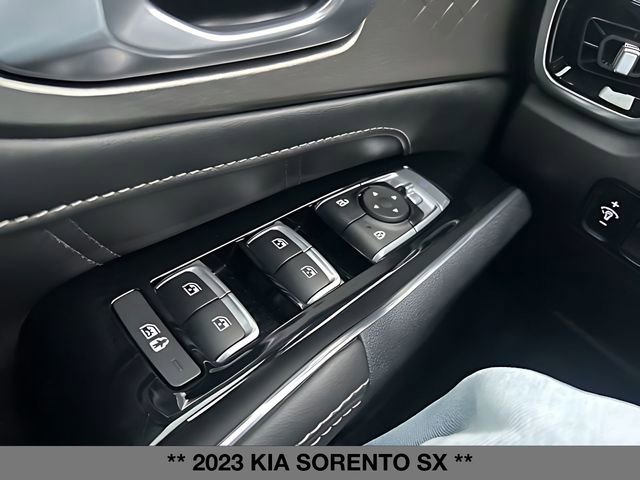 Used 2023 Kia Sorento SX image 29