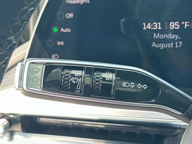 Used 2025 Cadillac Lyriq Sport AWD/4WD image 9