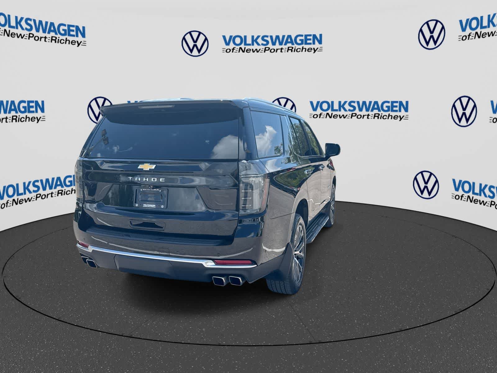 Used 2025 Chevrolet Tahoe High Country AWD/4WD image 14