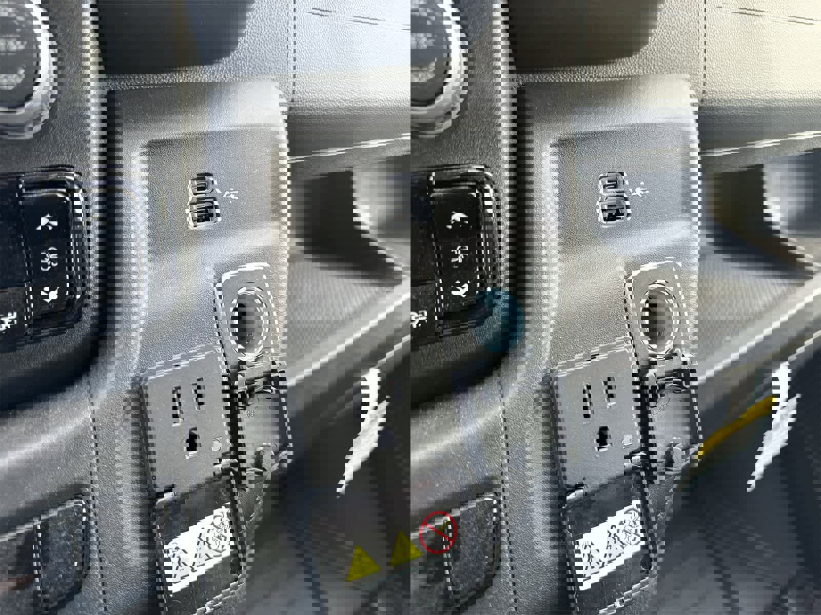 Used 2024 RAM ProMaster 3500 w/ Delivery Van Package image 28