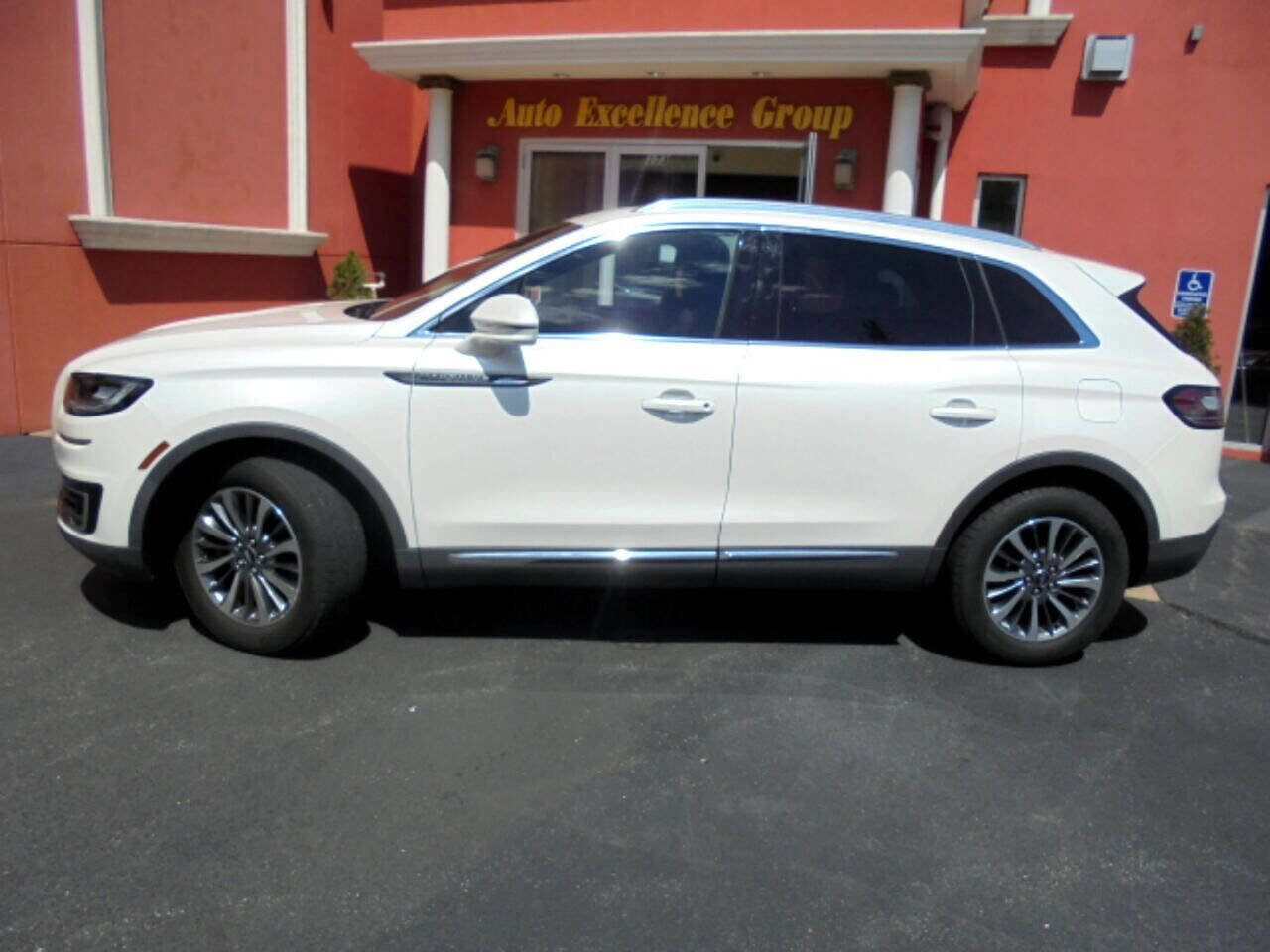 Used 2019 Lincoln Nautilus Select image 5