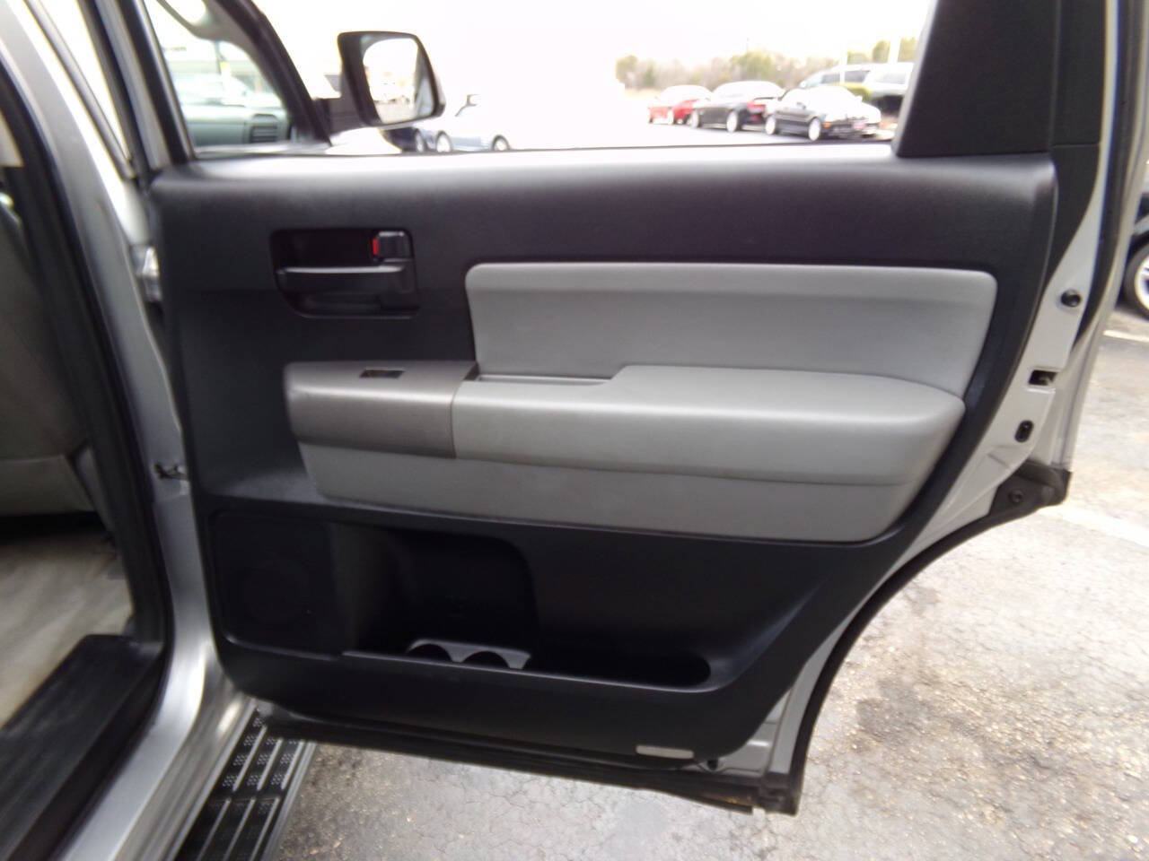Used 2011 Toyota Sequoia SR5 w/ Premium Pkg AWD/4WD image 23