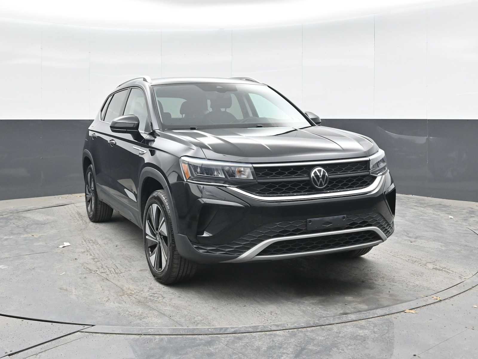 Used 2024 Volkswagen Taos SE AWD/4WD image 6