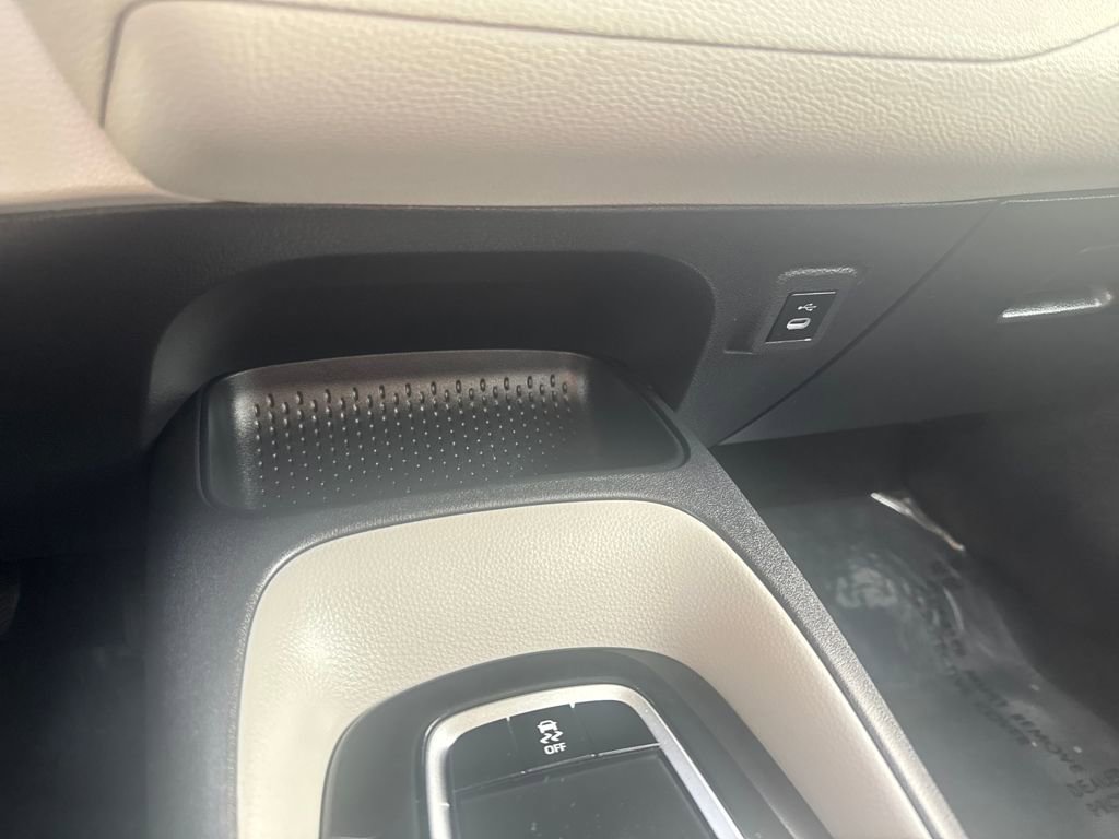 Used 2025 Toyota Corolla LE image 24