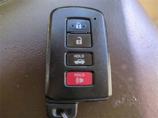 Used 2014 Toyota Avalon Limited image 37