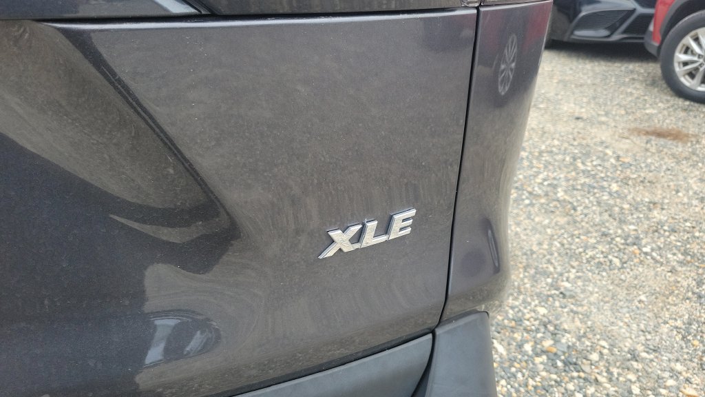 Used 2025 Toyota RAV4 XLE w/ Convenience Package FWD image 12