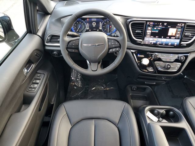 New 2026 Chrysler Pacifica Select w/ S Appearance Package image 16