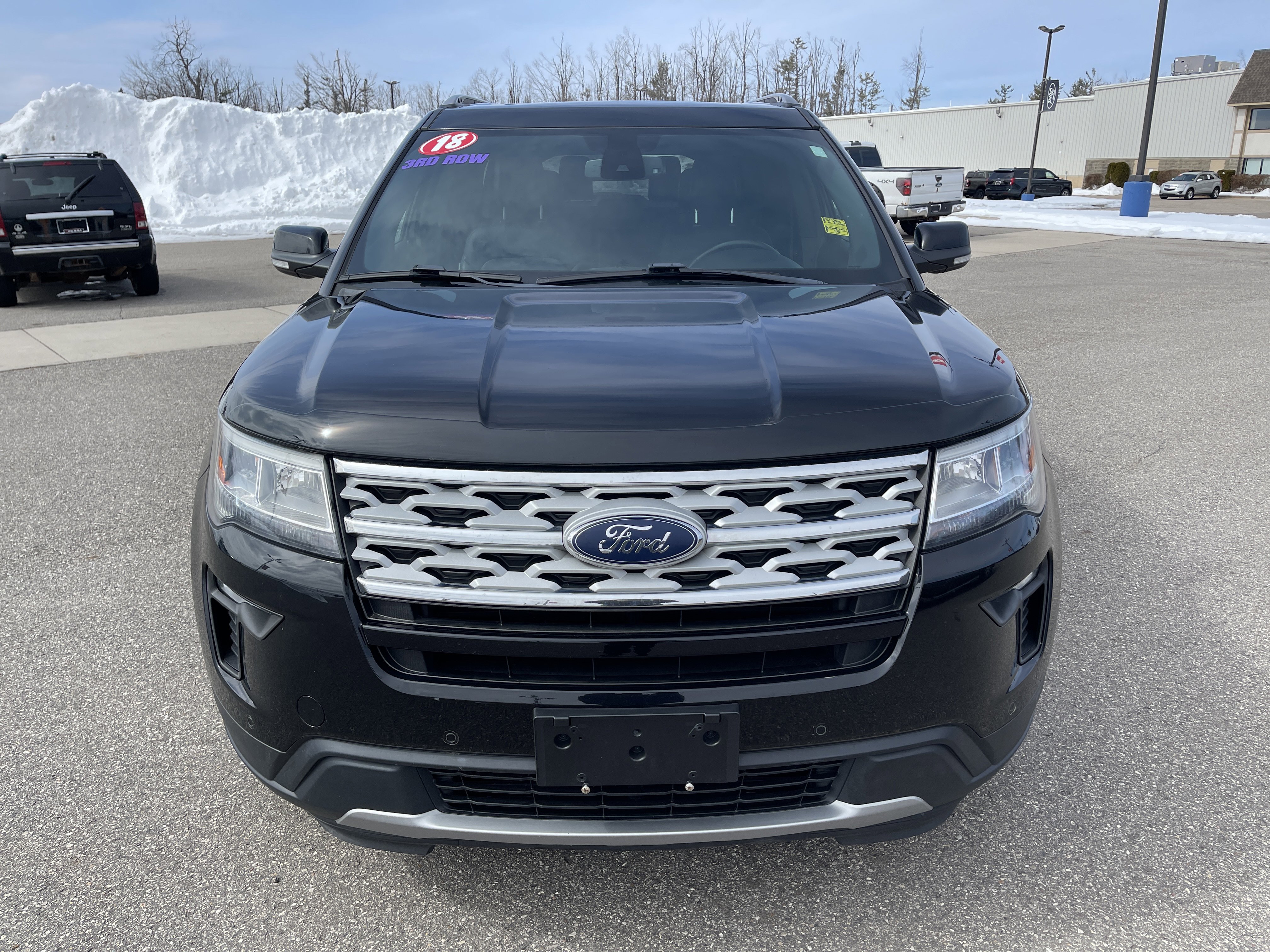 Used 2018 Ford Explorer XLT w/ Equipment Group 202A image 9