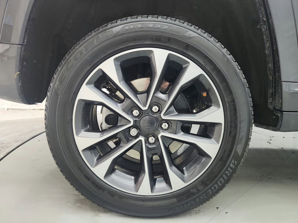 Used 2023 Jeep Grand Cherokee Overland image 41