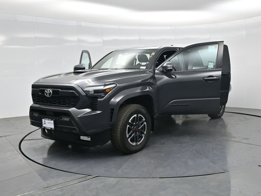 Used 2024 Toyota Tacoma TRD Sport w/ TRD Sport Upgrade Package image 33
