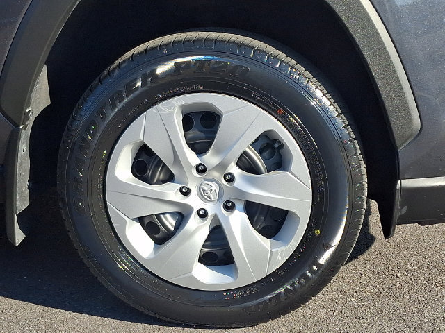 Used 2023 Toyota RAV4 LE AWD/4WD image 8