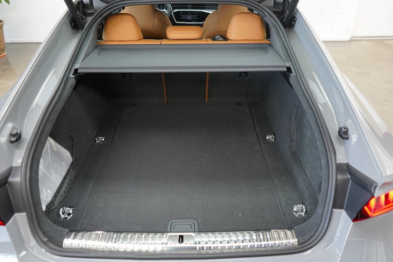 Used 2025 Audi RS 7 Performance AWD/4WD image 72