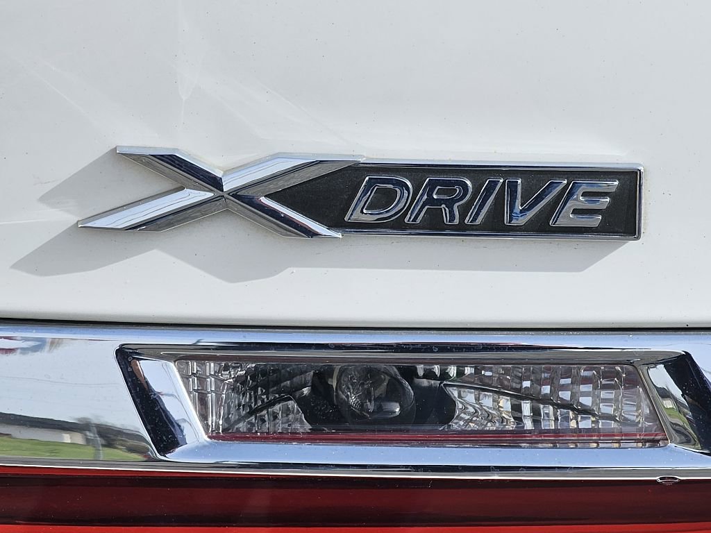 Used 2015 BMW 750Li xDrive image 12