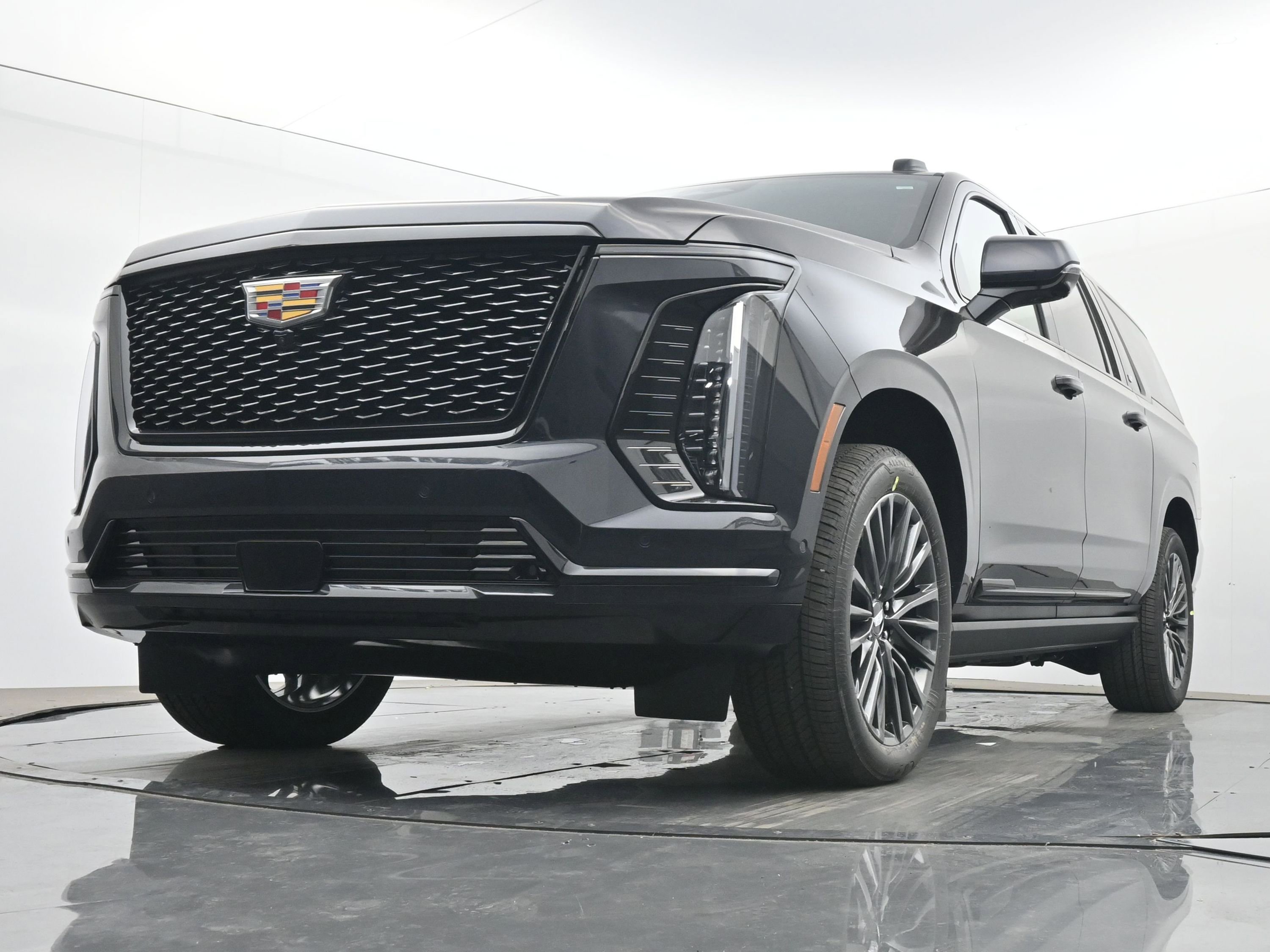New 2026 Cadillac Escalade ESV Platinum Sport w/ LPO, Floor Liner Package AWD/4WD image 15
