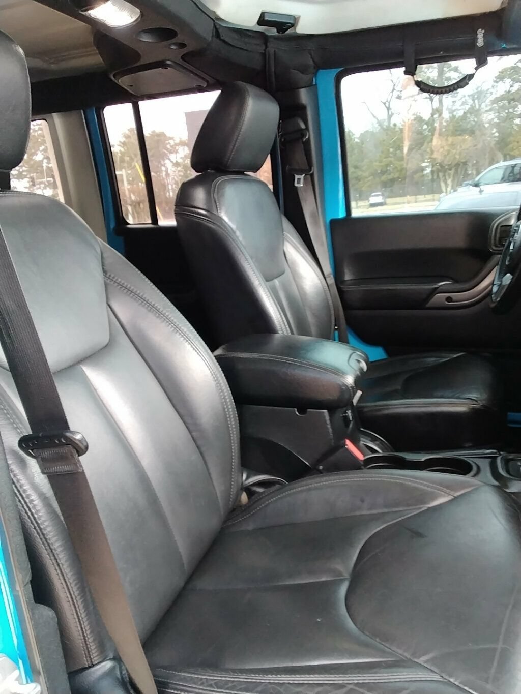 Used 2018 Jeep Wrangler Unlimited Sahara AWD/4WD image 11