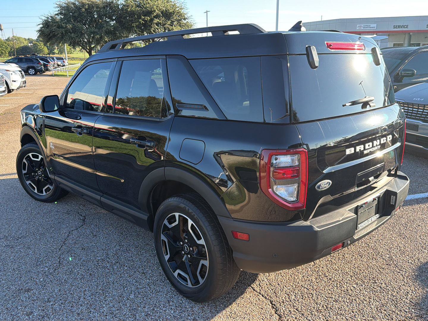 Used 2023 Ford Bronco Sport Outer Banks w/ Tech Package AWD/4WD image 5