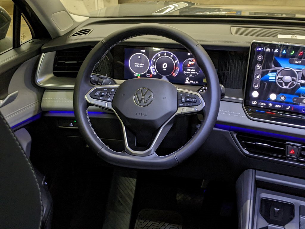 New 2025 Volkswagen Tiguan SE image 14