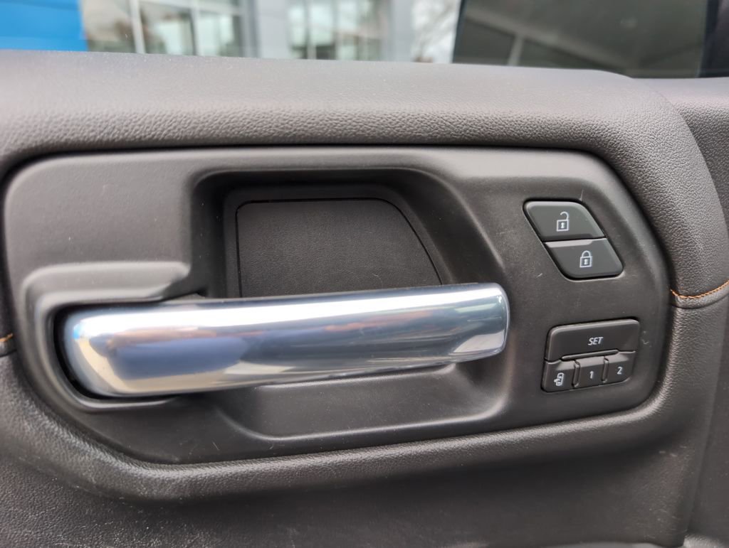 Used 2020 GMC Sierra 1500 AT4 w/ AT4 Premium Package image 17