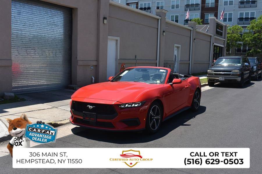Used 2024 Ford Mustang Convertible RWD image 3