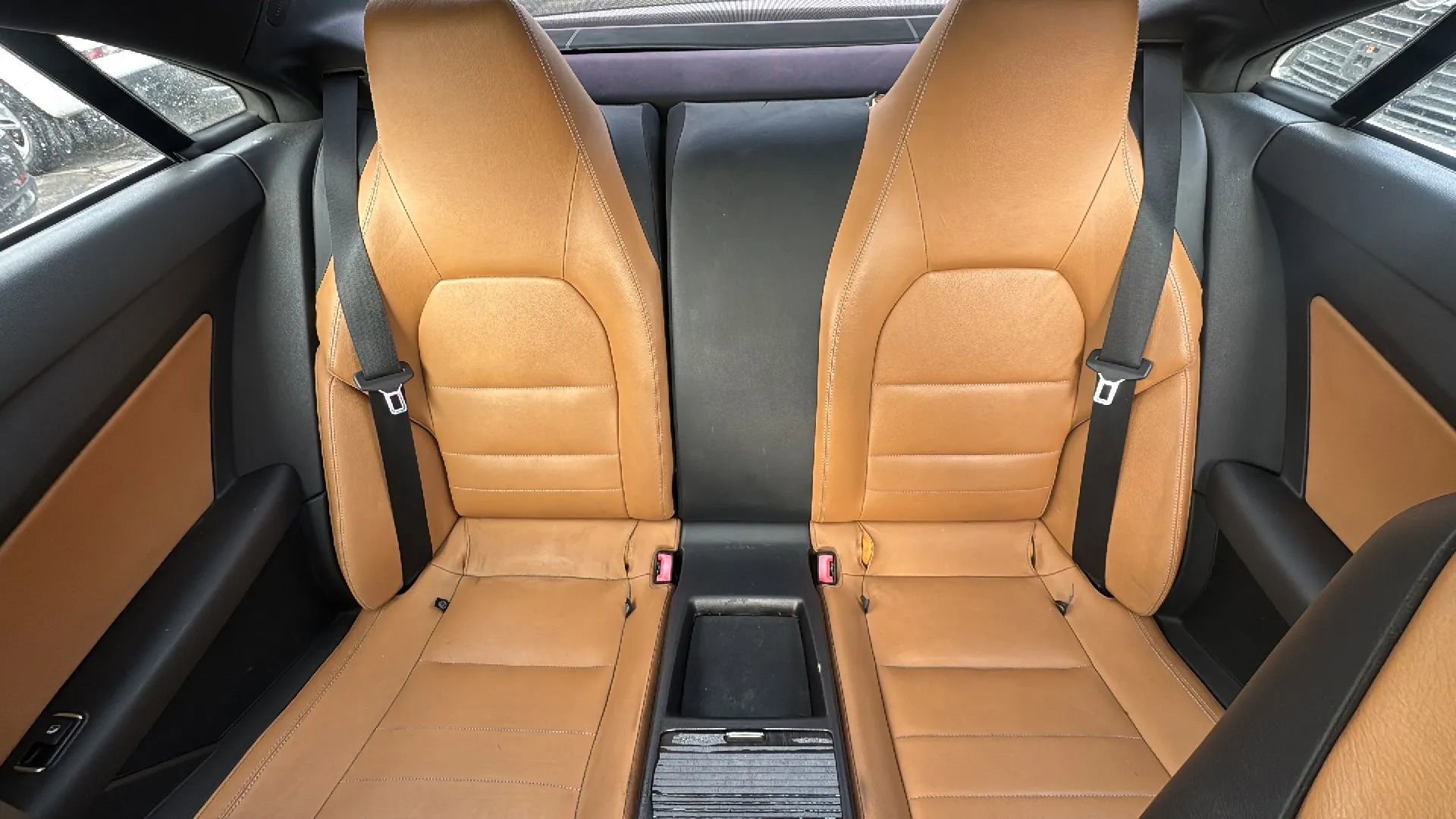 Used 2012 Mercedes-Benz E 550 Coupe w/ Driver Assistance Pkg image 10