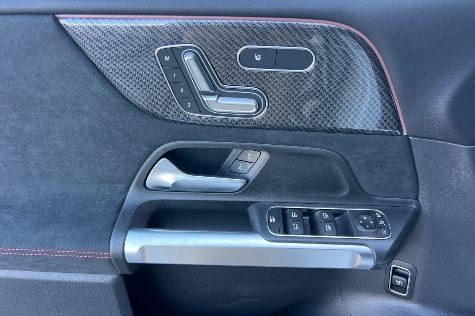 New 2026 Mercedes-Benz GLB 35 AMG 4MATIC image 17